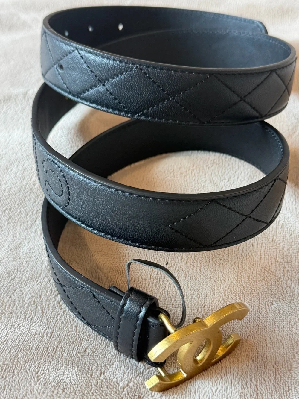 CHANEL Black Quilted Leather Belt with Gold CC Logo Buckle - Picture 2 of 5